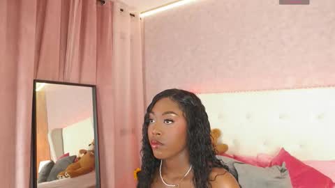 ThianaLopez online show from October 31, 2025, 8:43 pm