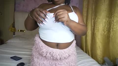 Snapshot of thick_n_flirty chatting on April 22, 2026, 7:55 am thick_n_flirty online show from April 22, 2026, 7:55 am