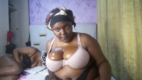 Snapshot of thick_n_flirty chatting on April 26, 2026, 8:39 pm thick_n_flirty online show from April 26, 2026, 8:39 pm