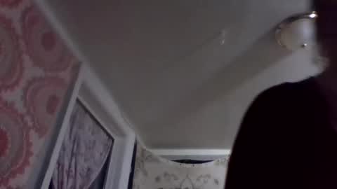 Snapshot of thickandjuicy2100 chatting on December 5, 2025, 6:44 am thickandjuicy2100 online show from December 5, 2025, 6:44 am