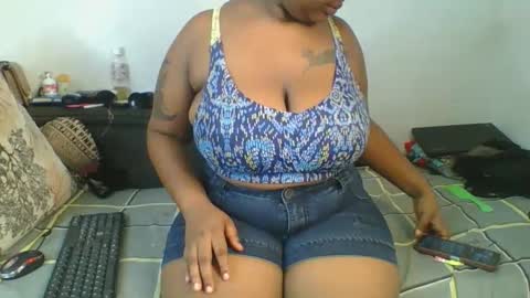 thickie_ online show from November 23, 2025, 5:24 pm