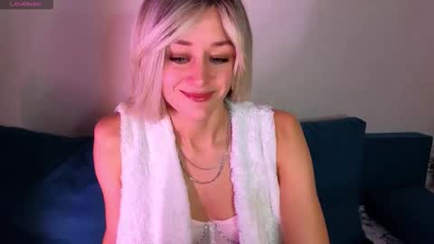 thief_of_hearts_ online show from September 21, 2025, 2:02 am