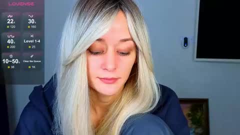 thief_of_hearts_ online show from October 27, 2025, 8:46 pm