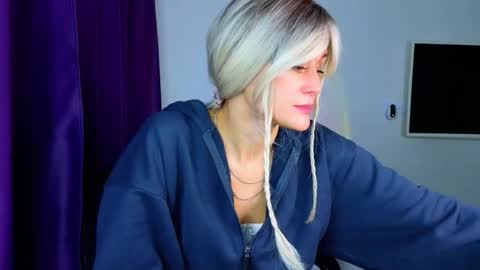 thief_of_hearts_ online show from November 20, 2025, 10:42 pm