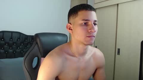 thin_tommy11 online show from January 16, 2025, 2:09 am