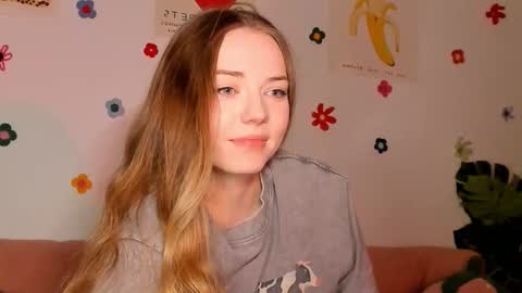 Amelia  shows on mondays fridays and sundays  if anything changes im giving updates on my fansly  online show from October 24, 2025, 6:15 pm