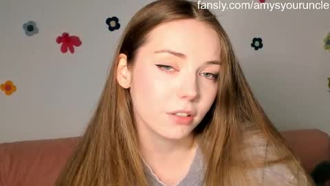 Snapshot of thisisamelia chatting on April 27, 2026, 4:27 pm Amelia shows on mondays fridays and sundays if anything changes im giving updates on my fansly online show from April 27, 2026, 4:27 pm