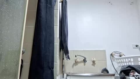 Snapshot of thisiswatiwant chatting on February 20, 2025, 8:36 pm thisiswatiwant online show from February 20, 2025, 8:36 pm