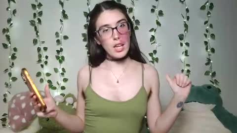 Snapshot of thistlefernsby chatting on May 8, 2026, 2:17 am thistlefernsby online show from May 8, 2026, 2:17 am