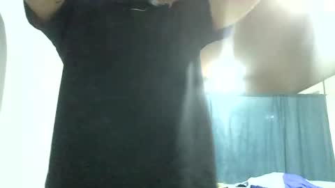 Snapshot of thomas2wood chatting on April 19, 2026, 12:11 am Thomas2Wood online show from April 19, 2026, 12:11 am