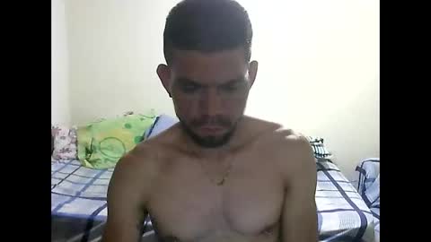 Snapshot of thomas2wood chatting on May 7, 2026, 2:17 am Thomas2Wood online show from May 7, 2026, 2:17 am
