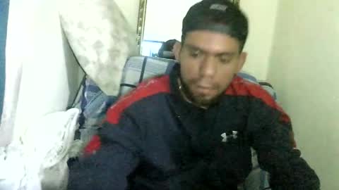 Snapshot of thomas2wood chatting on May 17, 2026, 12:19 am Thomas2Wood online show from May 17, 2026, 12:19 am