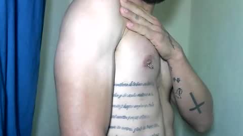 Snapshot of thomas2wood chatting on May 20, 2026, 12:06 am Thomas2Wood online show from May 20, 2026, 12:06 am