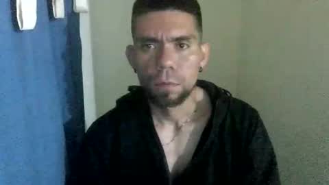 Snapshot of thomas2wood chatting on May 23, 2026, 12:49 am Thomas2Wood online show from May 23, 2026, 12:49 am