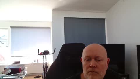 thomas315627 online show from April 23, 2026, 12:51 pm