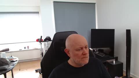 thomas315627 online show from May 18, 2026, 1:06 pm