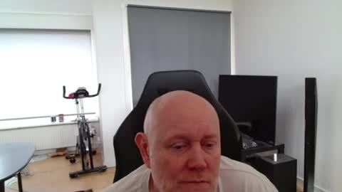 Snapshot of thomas806035 chatting on July 24, 2026, 9:51 am thomas806035 online show from July 24, 2026, 9:51 am