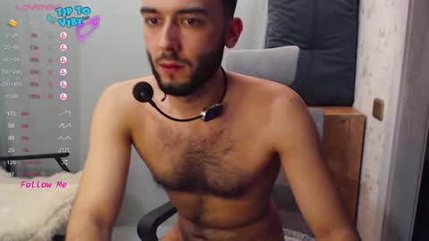 Snapshot of thomas_blackfield chatting on November 6, 2025, 12:22 am Thomas online show from November 6, 2025, 12:22 am