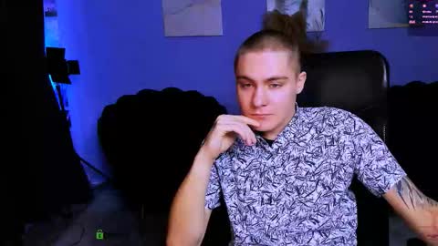 thomas_crow online show from November 22, 2025, 10:25 am