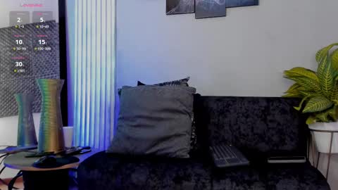 Thomas Eliott   independent model online show from September 9, 2025, 8:19 pm