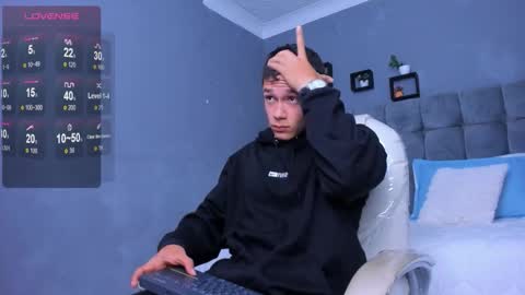 Thomas online show from November 18, 2025, 12:31 pm