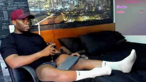 thomas Santtos online show from February 6, 2025, 12:48 pm
