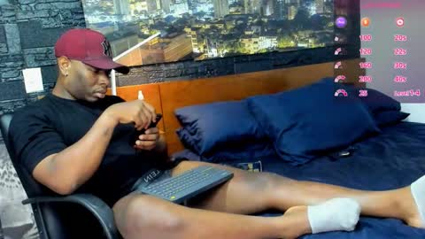 thomas Santtos online show from February 12, 2025, 11:30 pm