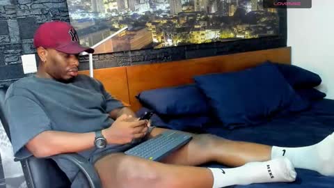 thomas Santtos online show from February 14, 2025, 8:05 pm