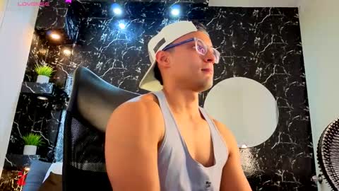  T H O M A S online show from November 28, 2025, 1:36 pm