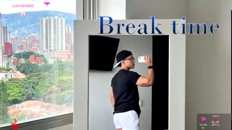  T H O M A S online show from December 4, 2025, 5:10 pm