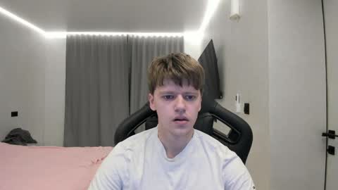 Tomas online show from April 7, 2026, 2:01 am