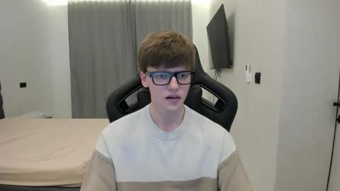 Snapshot of thomas_shelbivip chatting on April 27, 2026, 6:17 pm Tomas online show from April 27, 2026, 6:17 pm