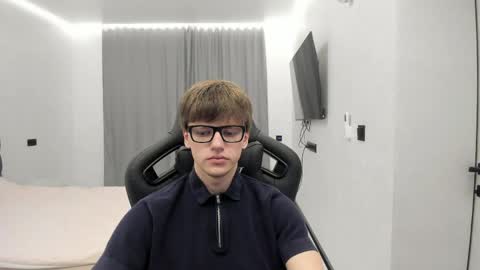 Snapshot of thomas_shelbivip chatting on May 2, 2026, 6:57 pm Tomas online show from May 2, 2026, 6:57 pm