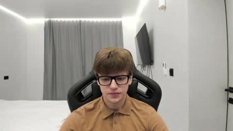 Snapshot of thomas_shelbivip chatting on May 19, 2026, 12:55 pm Tomas online show from May 19, 2026, 12:55 pm