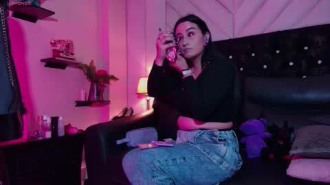 thomasandsamantha online show from February 26, 2026, 12:59 pm