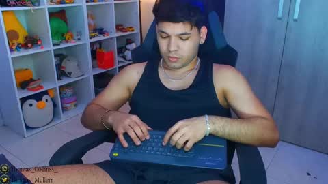 Snapshot of thomascollins__ chatting on February 12, 2025, 8:27 am Thomas online show from February 12, 2025, 8:27 am