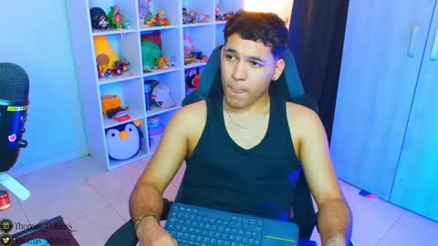 Snapshot of thomascollins__ chatting on March 11, 2025, 7:58 am Thomas online show from March 11, 2025, 7:58 am