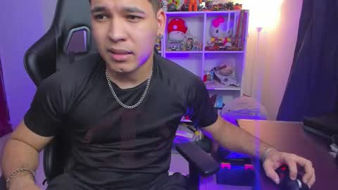 Snapshot of thomascollins__ chatting on February 4, 2026, 5:24 am Thomas online show from February 4, 2026, 5:24 am