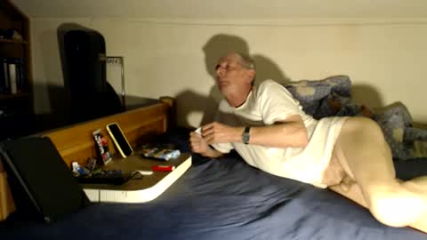 Snapshot of thomasleiber chatting on December 1, 2025, 5:29 pm Thomas online show from December 1, 2025, 5:29 pm