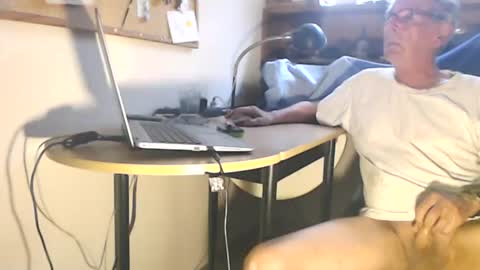 Snapshot of thomasleiber chatting on June 28, 2026, 12:22 pm Thomas online show from June 28, 2026, 12:22 pm