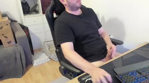 thommy2008 online show from October 7, 2025, 6:21 am