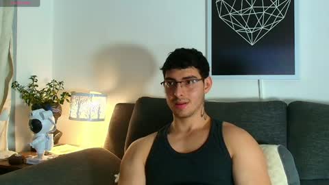 Snapshot of thomylov chatting on May 28, 2026, 3:37 am thomylov online show from May 28, 2026, 3:37 am