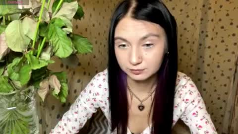 Lola  3 a gift for every fan club member online show from February 12, 2026, 8:59 pm