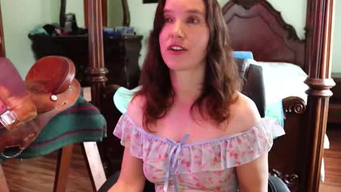 ThornburyRose online show from February 28, 2026, 7:04 pm