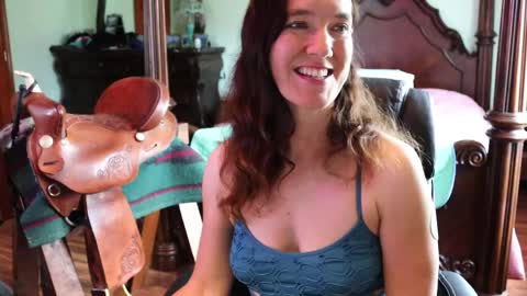 ThornburyRose online show from April 19, 2026, 7:16 pm