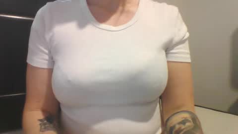 Snapshot of thrillho89 chatting on July 16, 2026, 5:35 am thrillho89 online show from July 16, 2026, 5:35 am