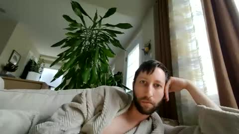 throwawayafteruse20202 online show from May 18, 2026, 12:44 pm