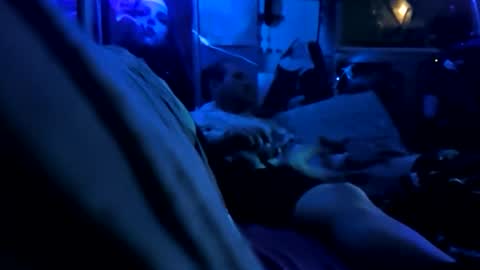 thunder8u42 online show from April 21, 2026, 9:15 am