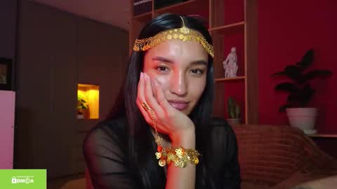 tia_j online show from December 13, 2025, 7:53 pm