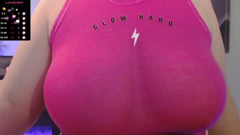 Tia Bella online show from March 6, 2025, 1:27 am